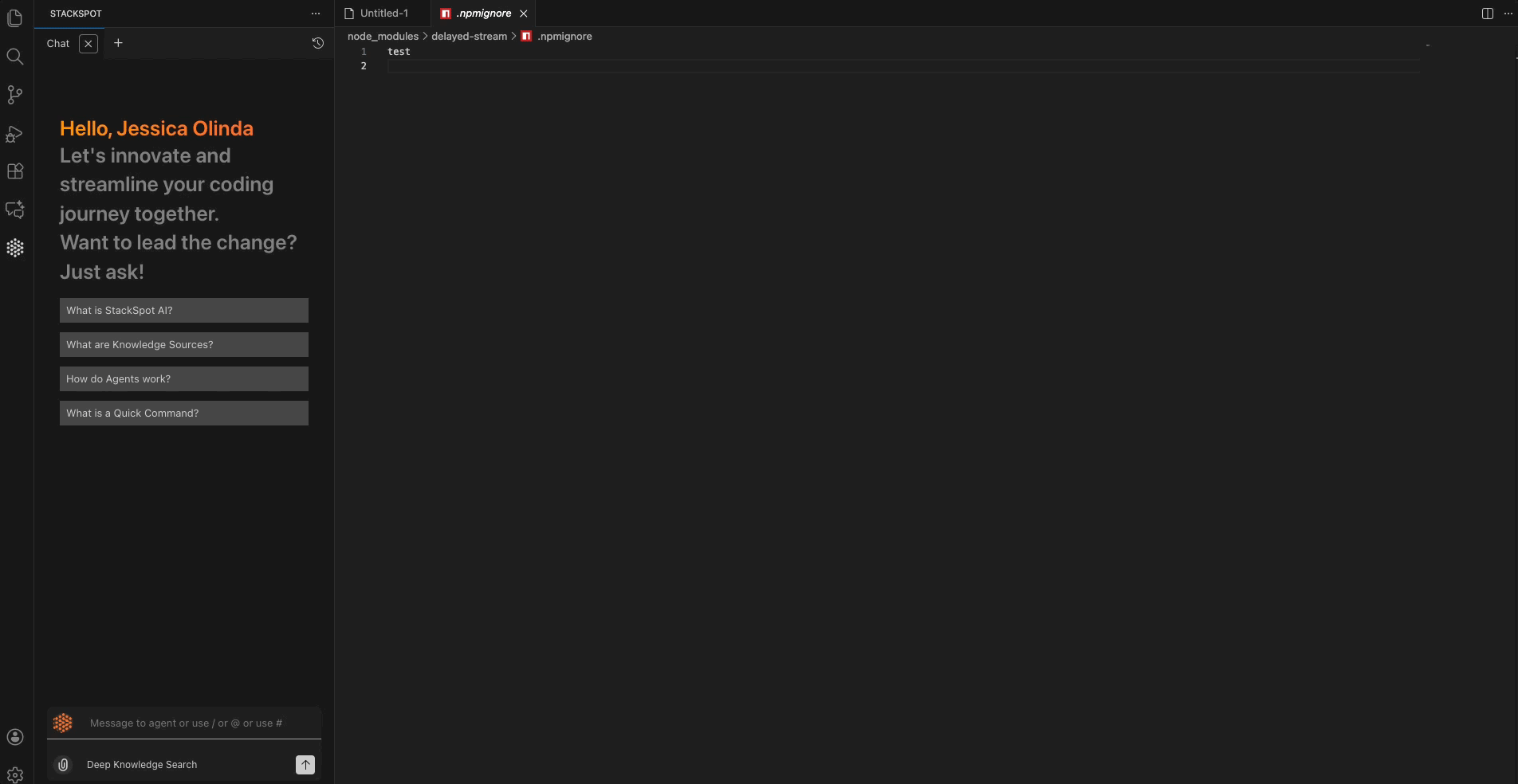 GIF mostrando um usuário acessando a extensão StackSpot AI na IDE, clicando em Knowledge Source na caixa do chat e selecionando a opção Pessoal e depois Compartilhado para visualizar conteúdos compartilhados disponíveis.